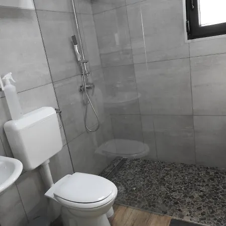 Pocitniski Hisici - Small Ferienhaus Ajdovščina
