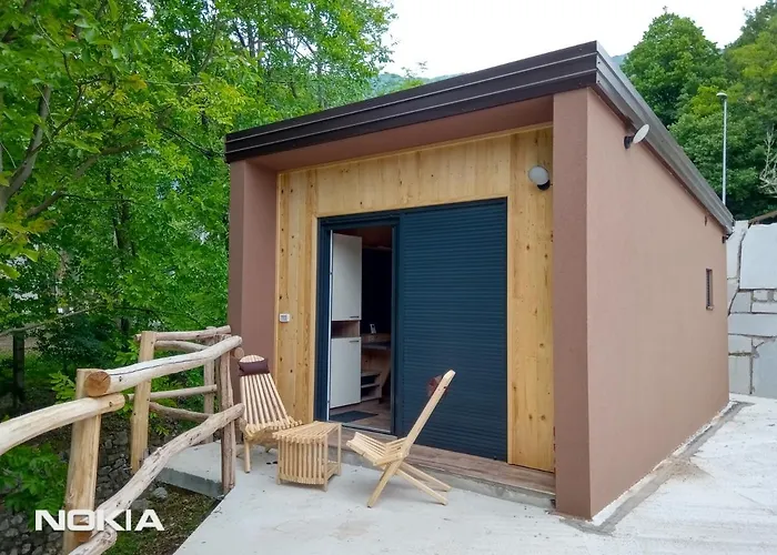 Pocitniski Hisici - Small Vakantiehuis *